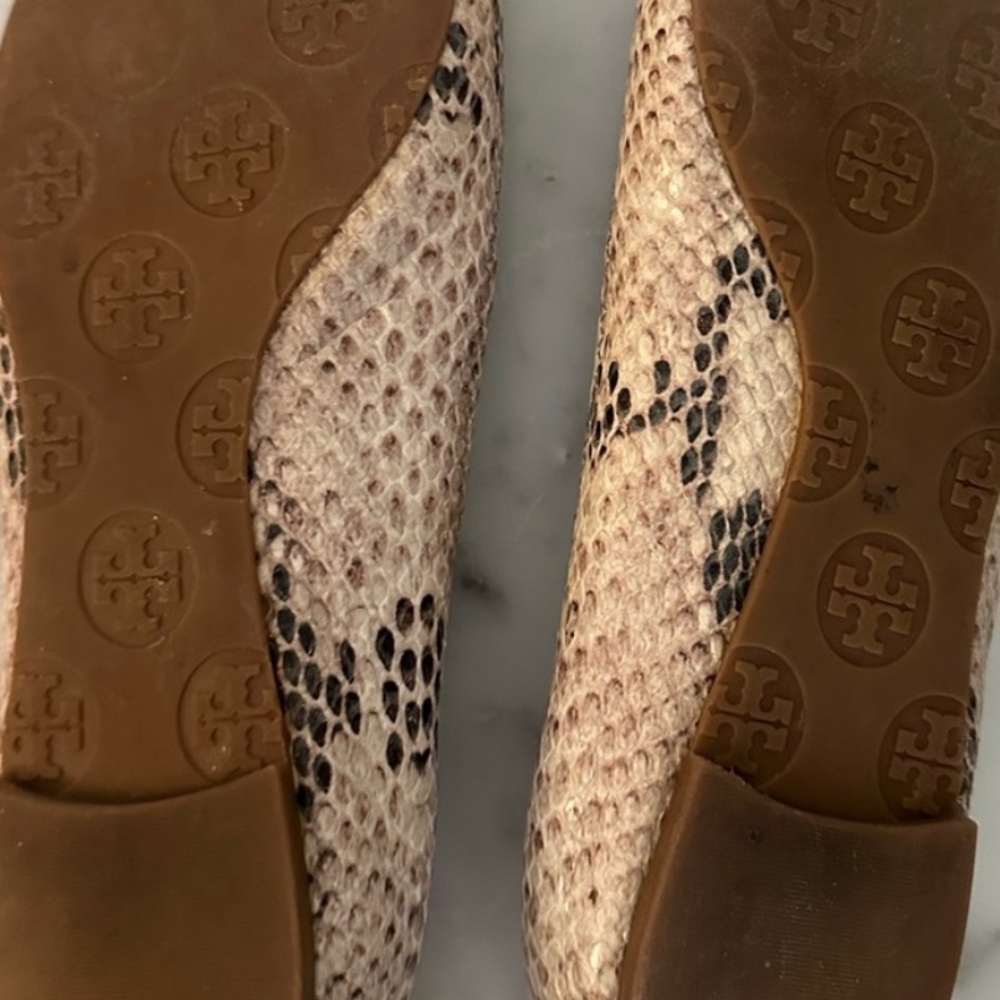 74# Tory Burch Snakeskin Flats with Gold Logo - Picture 9 of 9